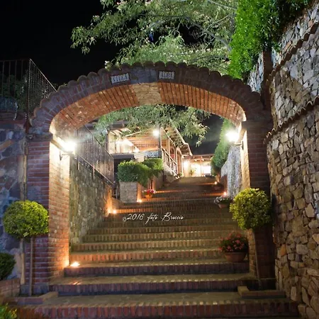 ベッド・アンド・ブレックファスト Alba 3*